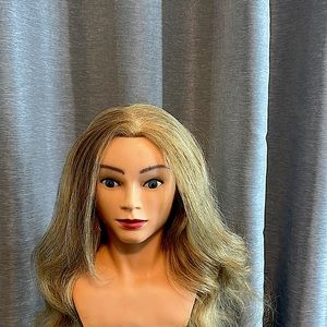 Hello this is a traininghead worth 178dollars I’m willing to sell for 140 or les